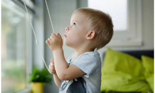 Dây rèm cửa - sát thủ ẩn nấp ở cửa sổ mà rất nhiều bậc cha mẹ đã chủ quan