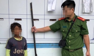 Cậu bé 10 tuổi khai dùng súng bắn cả gia đình chị gái để 'trả thù'