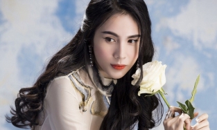 Thủy Tiên bị chỉ trích “vô duyên, dở hơi” vì một hành động khi đi uống cafe