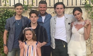 Gia đình David Beckham âm thầm rời Anh trước lệnh phong tỏa do Covid-19
