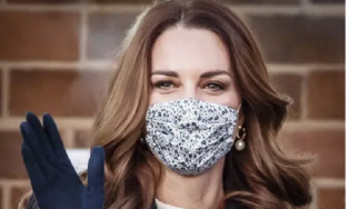 Công nương Kate đăng ảnh đeo khẩu trang mừng tuổi mới