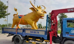 Linh vật trâu vàng đón Tết gia nhập đội ngũ linh vật 'huyền thoại' trên MXH