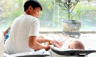 Hồ Ngọc Hà tung khoảnh khắc đáng yêu 'chuẩn anh cả' của Subeo bên hai em