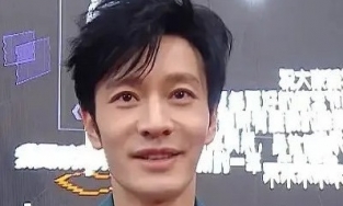 Giữa ồn ào ly hôn, Huỳnh Hiểu Minh xuất hiện với ngoại hình gầy gò báo động