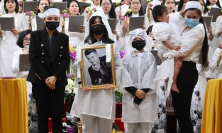 Gia đình đã nhận được tro cốt của cố ca sĩ Vân Quang Long