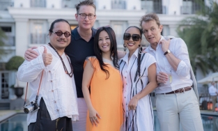 Hồng Nhung đưa bạn trai ngoại quốc đi dự tiệc sau 3 năm ly hôn