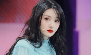 Bố Trịnh Sảng lên tiếng về sự vụ của con gái với thái độ vòng vo y hệt con