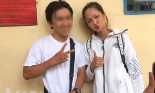 H’Hen Niê thi lái xe rớt từ vòng lý thuyết vẫn hí hửng chụp ảnh với fan