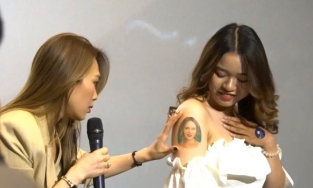 Phát hiện fan xăm hình của mình lên người, Mỹ Tâm có phản ứng bất ngờ