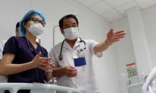 Tình hình sức khoẻ của bệnh nhân 1552 và bệnh nhân 1553 hiện giờ ra sao?