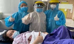 Đỡ đẻ thành công cho sản phụ trong khu cách ly tại ổ dịch Quảng Ninh