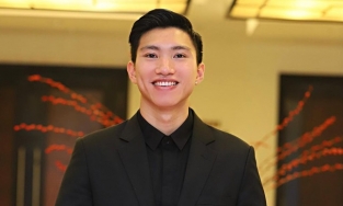 Đoàn Văn Hậu lên đồ khoe visual cực đỉnh, Doãn Hải My lập tức vào tương tác