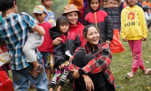 Hoa hậu H'Hen Niê gặp tai nạn chảy máu mũi, kiệt sức 