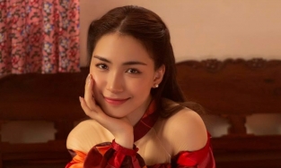 Hào phóng hơn cả Ngọc Trinh, Hòa Minzy thưởng Tết cho quản lý đến 400 triệu