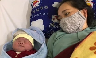 Quảng Trị: Bé trai chào đời nặng đến 6,1 kg