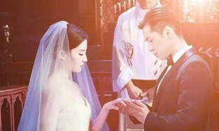 Động thái đầu tiên của Hồ Ca và Lưu Diệc Phi sau tin đồn bí mật kết hôn