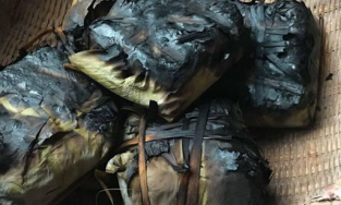 Mê xem review phim, thanh niên 'mất Tết' vì món 'bánh chưng nướng'