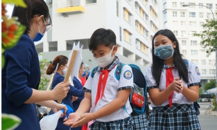 Yêu cầu học sinh Sài Gòn phải khai báo y tế sau Tết