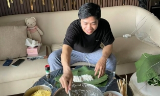 Công Phượng gói bánh tét nhưng dân tình chỉ quan tâm đến... cách luộc bánh