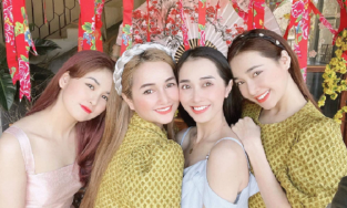 Đều là mẹ bỉm nhưng 4 chị em Nhã Phương vẫn xinh và trẻ như gái son