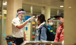 Chiều Mùng 2 Tết (13/2) Bộ Y tế công bố thêm 49 ca nhiễm Covid-19 mới