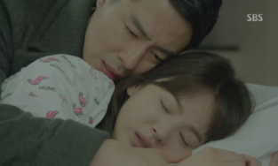 Loạt ảnh xem đỏ mặt của Song Hye Kyo và Jo In Sung 8 năm trước xôn xao MXH