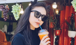 Sau màn diện đồ đôi, Ngô Thanh Vân công khai thể hiện tình cảm với Huy Trần 