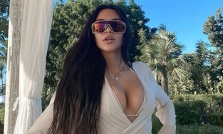 Hậu ly hôn, Kim Kardashian nóng bỏng hơn dù đã U40