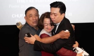 Bố đẻ Trấn Thành khóc nấc giữa rạp khi nhận ra mình là nguyên mẫu 'Bố Già'