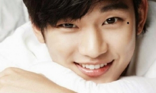 Nhân tướng học: Đàn ông có nốt ruồi 'vượng thê', yêu được nên cưới ngay