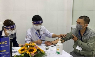 Việt Nam ghi nhận trường hợp đầu tiên sốc phản vệ độ 3 sau tiêm vaccine Covid-19