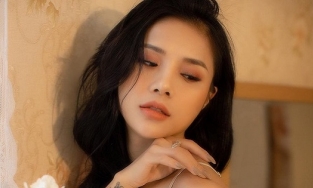 Thương Võ: 'Tình cũ' Đặng Văn Lâm, từ 'mỹ nữ cover' đến ca sĩ top trending