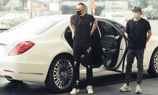 'Đại sứ cách ly' Vũ Khắc Tiệp vừa tới 'check in', Paris phong tỏa 4 tuần