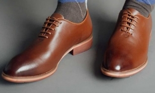 Nhân tướng học: Nhìn giày đoán tính cách quý ông