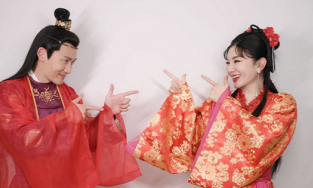 Cặp đôi 'Lên nhầm kiệu hoa' Huỳnh Dịch và Nhiếp Viễn tái ngộ sau 21 năm