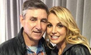 Britney Spears bị bố đòi 2 triệu USD phí thuê luật sư chống lại... chính cô