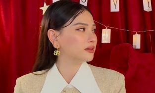 Thu Thủy bật khóc tiết lộ mối quan hệ với mẹ ruột, từng ở khu ổ chuột