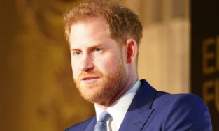 Harry muốn gia đình xin lỗi Meghan và phản ứng bất ngờ của hoàng gia Anh