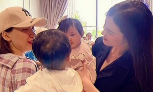 Con trai Hòa Minzy hội ngộ con gái Đông Nhi, mẹ bỉm mê tít khi 2 nhóc nhìn nhau
