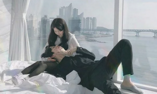 'Xoắn não' với câu chuyện 'tình yêu part time', ngày lẻ yêu, ngày chẵn nghỉ