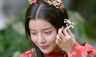 Giữa lúc 'Kiều' bị chê tơi tả: Cao Thái Hà đóng Facebook, Mai Thu Huyền đăng ảnh gây sốc 