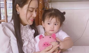 Khoe món quà cuối cùng Vân Quang Long mua tặng con gái, Linh Lan khơi lại chuyện cũ