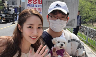 Fan Việt bắt gặp Park Min Young ngoài đời, bất ngờ trước thái độ với fan