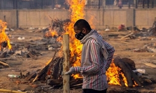 Chủng Covid-19 Ấn Độ gây những triệu chứng mới nguy hiểm, người trẻ dễ mắc