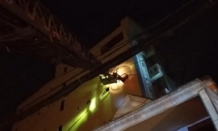 TP.HCM: Cháy chung cư, 24 người gồm người lớn và trẻ em hoảng loạn kêu cứu