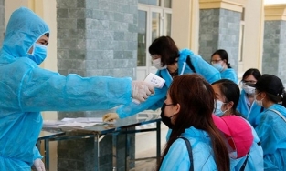 Hải Dương: Lấy mẫu xét nghiệm 12 người bay cùng chuyến với BN 2899 ở Hà Nam