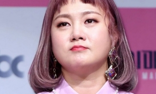 Sao nữ Hàn bị điều tra vì quấy rối tình dục Kai (EXO), đùa cợt thô thiển trên truyền hình