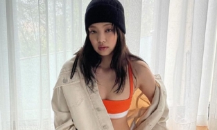 Jennie (BLACKPINK) khiến MXH 'nổ tung' khi lần đầu mặc hở