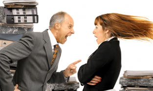 Từ 2021, nhân viên có thể nghỉ việc không báo trước nếu bị sếp xúc phạm