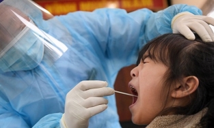 Hà Nội thêm 2 ca nghi nhiễm Covid-19, liên quan nhóm chuyên gia Trung Quốc